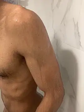 Snapshot of Lucascacaca chatting on February 22, 10:18 am Lucascacaca online show from February 22, 10:18 am