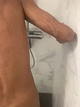 Snapshot of Lucascacaca chatting on October 3, 11:18 am Lucascacaca online show from October 3, 11:18 am