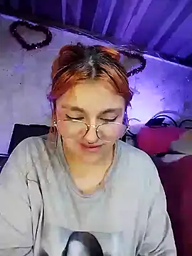 SophiaWeestt99 online show from March 6, 8:19 am