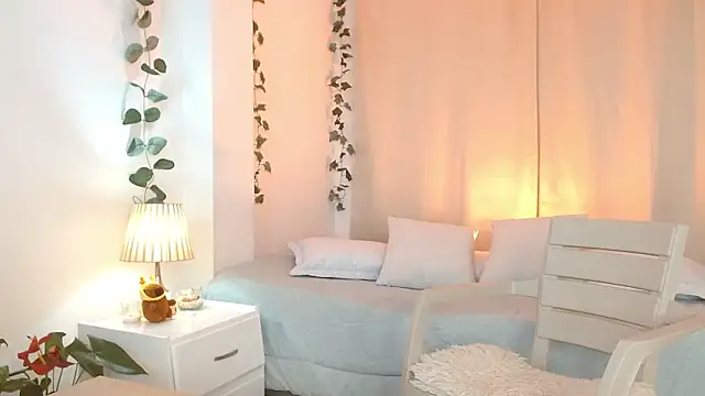 Tommyfoxboy online show from March 8, 1:25 pm