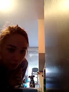 Snapshot of ElektrikFrancaise chatting on September 18, 2:19 pm ElektrikFrancaise online show from September 18, 2:19 pm