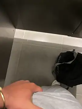 thiagowes online show from April 16, 5:14 pm