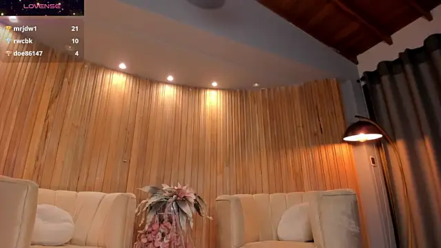 RebeccaHudson online show from February 5, 9:36 am