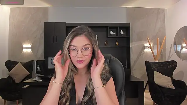 RebeccaHudson online show from February 11, 3:18 am