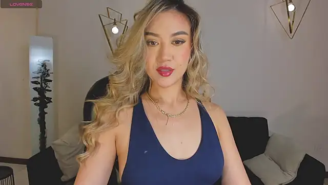 RebeccaHudson online show from April 14, 7:53 pm