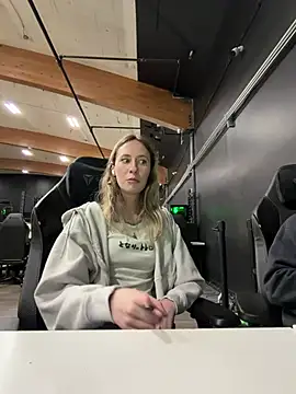 M1ssyk1ssy online show from April 8, 7:14 pm