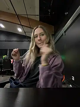 M1ssyk1ssy online show from April 11, 12:37 am