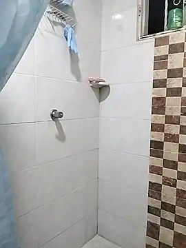 Snapshot of Ari_Alexa444 chatting on November 14, 2:43 am Ari Alexa444 online show from November 14, 2:43 am