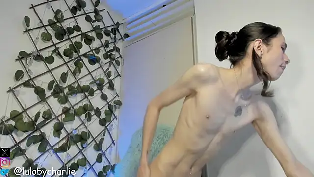 Snapshot of vodkadelulo chatting on September 13, 5:07 am vodkadelulo online show from September 13, 5:07 am