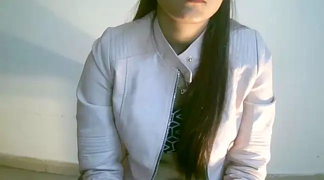 Snapshot of collage_hoty chatting on January 3, 11:01 pm collage hoty online show from January 3, 11:01 pm