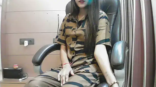 Snapshot of collage_hoty chatting on October 10, 5:12 pm collage hoty online show from October 10, 5:12 pm