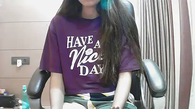 Snapshot of collage_hoty chatting on October 12, 4:17 pm collage hoty online show from October 12, 4:17 pm