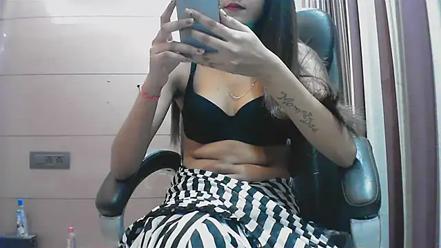 Snapshot of collage_hoty chatting on October 16, 4:41 pm collage hoty online show from October 16, 4:41 pm