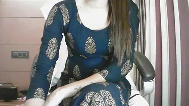 Snapshot of collage_hoty chatting on December 18, 4:46 pm collage hoty online show from December 18, 4:46 pm