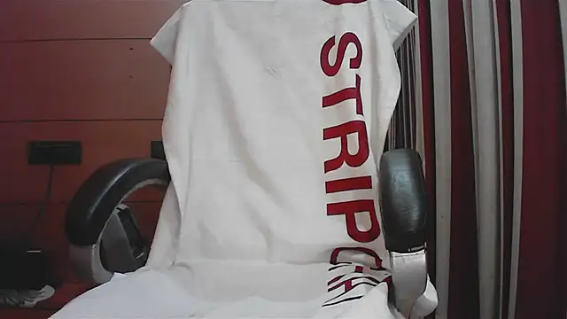 Snapshot of collage_hoty chatting on January 13, 4:07 am collage hoty online show from January 13, 4:07 am