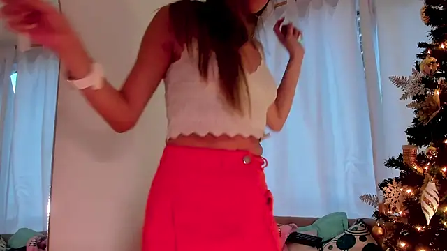 Snapshot of camilawm19 chatting on December 7, 4:03 pm camilawm19 online show from December 7, 4:03 pm