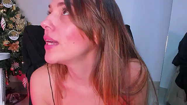 Snapshot of camilawm19 chatting on December 23, 8:44 am camilawm19 online show from December 23, 8:44 am