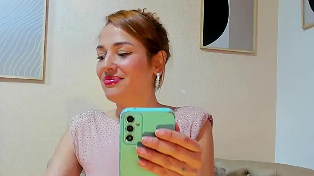 Snapshot of camilawm19 chatting on March 15, 2:35 am camilawm19 online show from March 15, 2:35 am