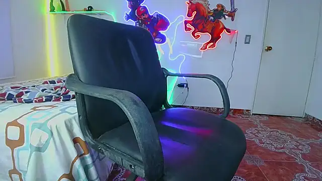 Snapshot of sweetie_tsgirl_ chatting on December 11, 3:24 am sweetie tsgirl  online show from December 11, 3:24 am