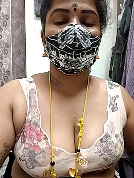Snapshot of gaurika18 chatting on May 24, 5:40 pm gaurika18 online show from May 24, 5:40 pm