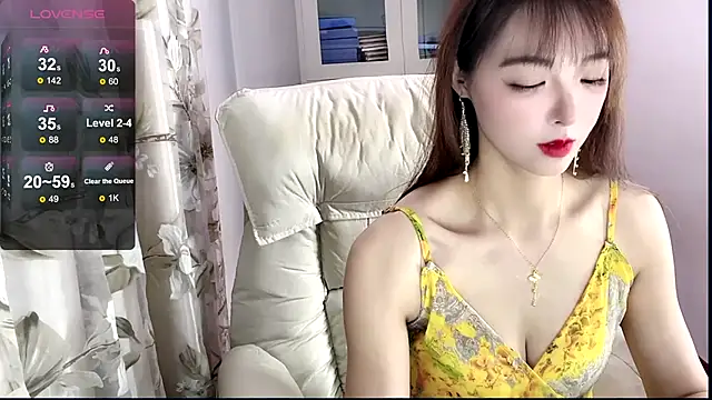 Snapshot of NINIbaby-99 chatting on January 6, 8:28 pm NINIbaby-99 online show from January 6, 8:28 pm