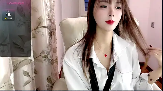 Snapshot of NINIbaby-99 chatting on January 19, 9:33 am NINIbaby-99 online show from January 19, 9:33 am