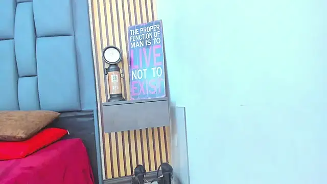 candela collinss online show from January 4, 3:28 pm