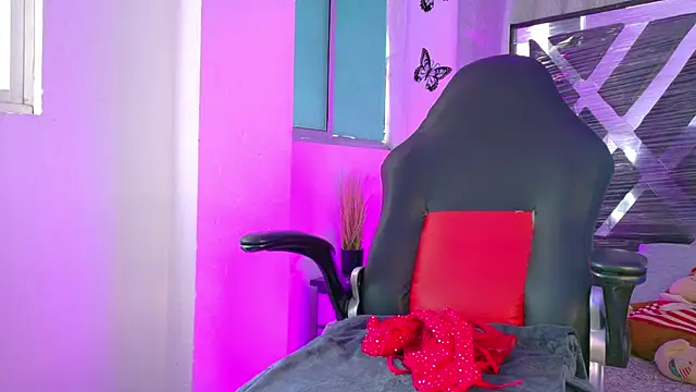 meggan 77 online show from April 14, 8:04 pm