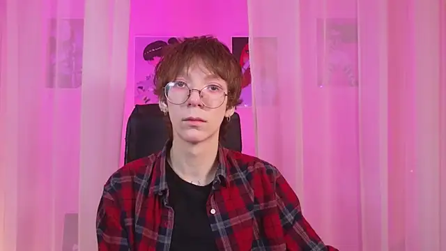 Snapshot of TommieH chatting on January 23, 5:35 am TommieH online show from January 23, 5:35 am