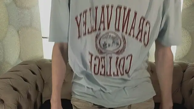 Snapshot of TommieH chatting on January 29, 5:40 am TommieH online show from January 29, 5:40 am