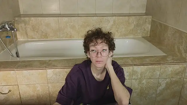 Snapshot of TommieH chatting on February 13, 6:09 am TommieH online show from February 13, 6:09 am