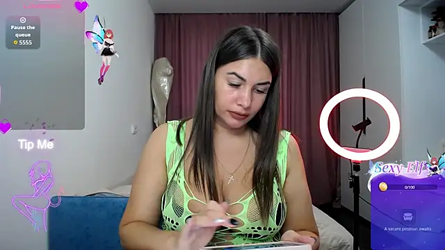 Snapshot of LinaSparks chatting on March 29, 1:55 pm LinaSparks online show from March 29, 1:55 pm