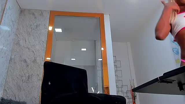 Keila Mendoza online show from March 6, 9:09 pm