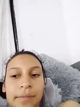 Snapshot of emma_ambar chatting on December 5, 11:18 pm emma ambar online show from December 5, 11:18 pm