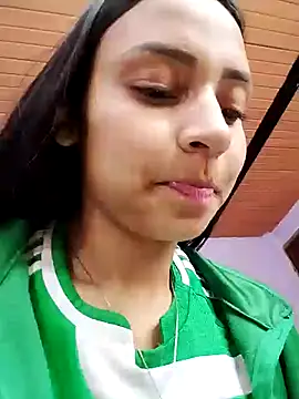 Snapshot of emma_ambar chatting on February 23, 9:26 pm emma ambar online show from February 23, 9:26 pm