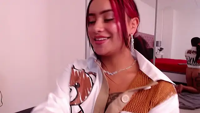 Snapshot of Angie99_gh chatting on February 12, 7:02 am Angie99 gh online show from February 12, 7:02 am