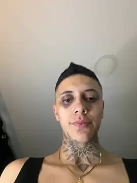  PhillipBrown online show from December 14, 9:35 pm