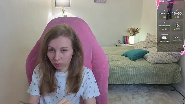 Snapshot of Lill_Mary chatting on October 22, 6:13 am Lill Mary online show from October 22, 6:13 am