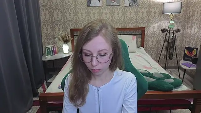 Lill Mary online show from April 1, 2:56 am