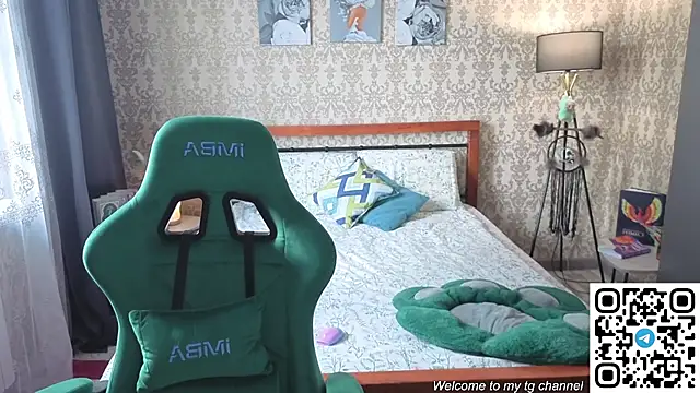 Lill Mary online show from April 17, 2:58 am