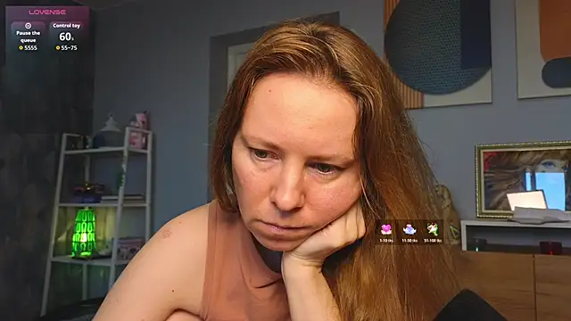 Snapshot of JanePearl chatting on June 5, 6:20 am JanePearl online show from June 5, 6:20 am