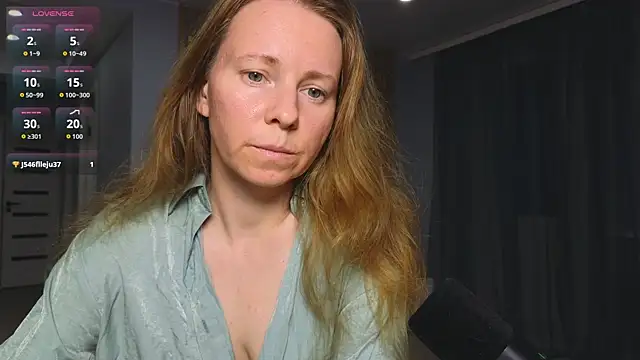 Snapshot of JanePearl chatting on July 3, 7:31 pm JanePearl online show from July 3, 7:31 pm