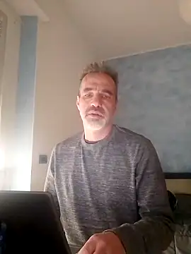 Snapshot of Marcolino183 chatting on February 17, 1:53 pm Marcolino183 online show from February 17, 1:53 pm