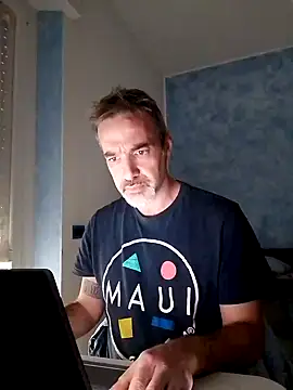 Snapshot of Marcolino183 chatting on March 10, 4:14 pm Marcolino183 online show from March 10, 4:14 pm