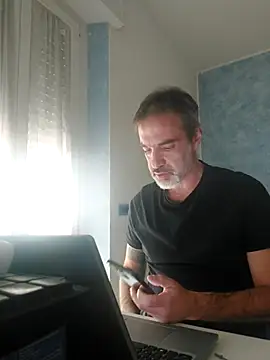 Snapshot of Marcolino183 chatting on March 14, 1:35 pm Marcolino183 online show from March 14, 1:35 pm