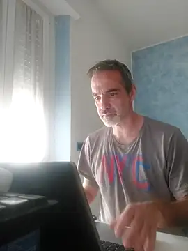 Snapshot of Marcolino183 chatting on March 18, 2:04 pm Marcolino183 online show from March 18, 2:04 pm