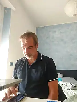 Snapshot of Marcolino183 chatting on September 30, 9:25 am Marcolino183 online show from September 30, 9:25 am