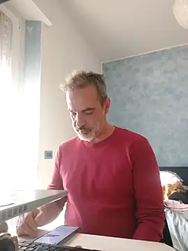 Snapshot of Marcolino183 chatting on November 5, 8:25 am Marcolino183 online show from November 5, 8:25 am