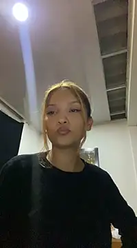 Snapshot of baby_lizy chatting on January 4, 12:27 am baby lizy online show from January 4, 12:27 am