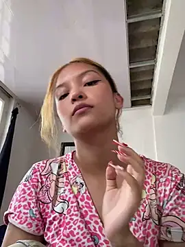 Snapshot of baby_lizy chatting on January 5, 8:52 pm baby lizy online show from January 5, 8:52 pm